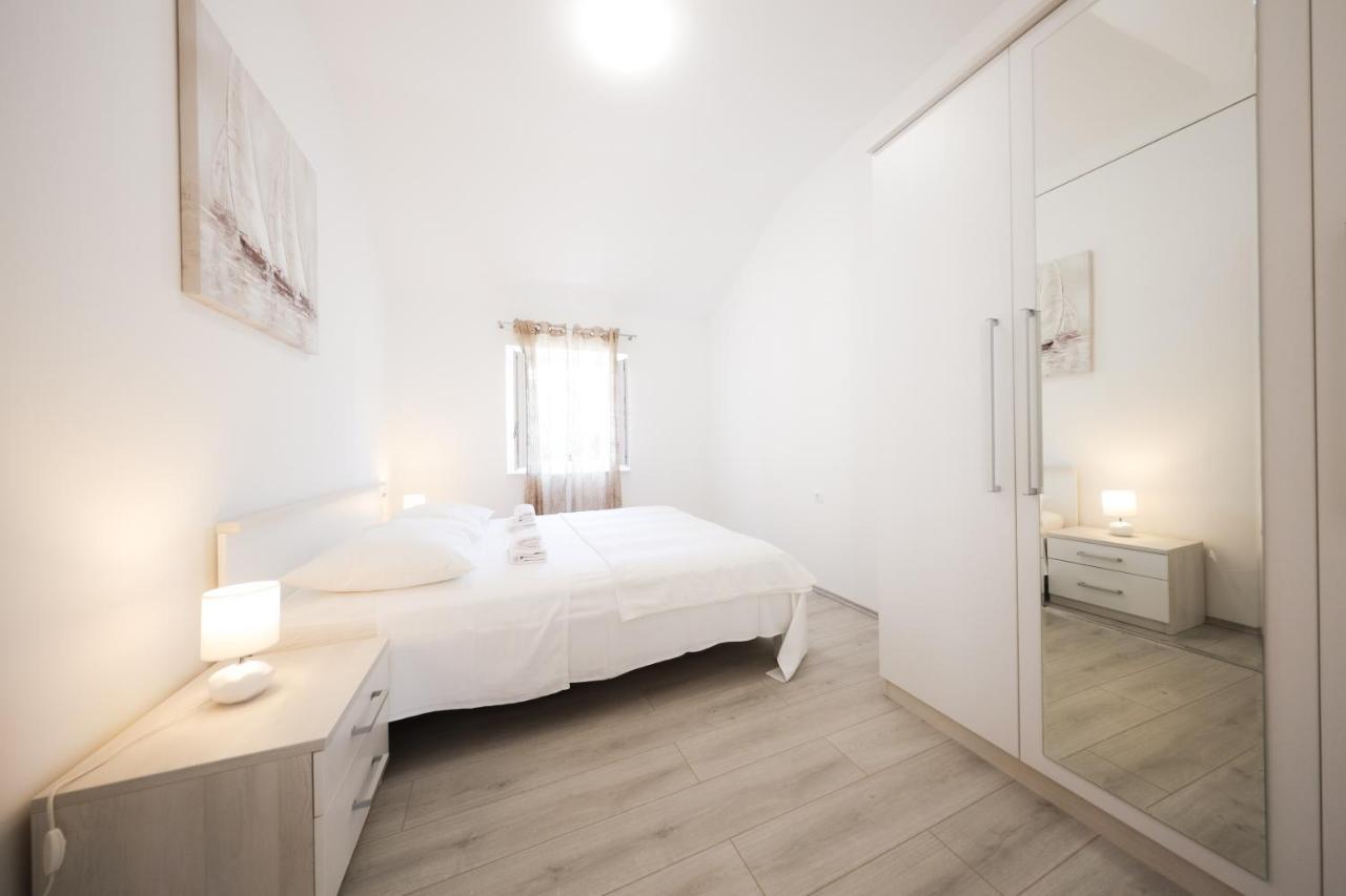 Two Bedroom Apartment In The Old Town Marija Zadar Exterior foto